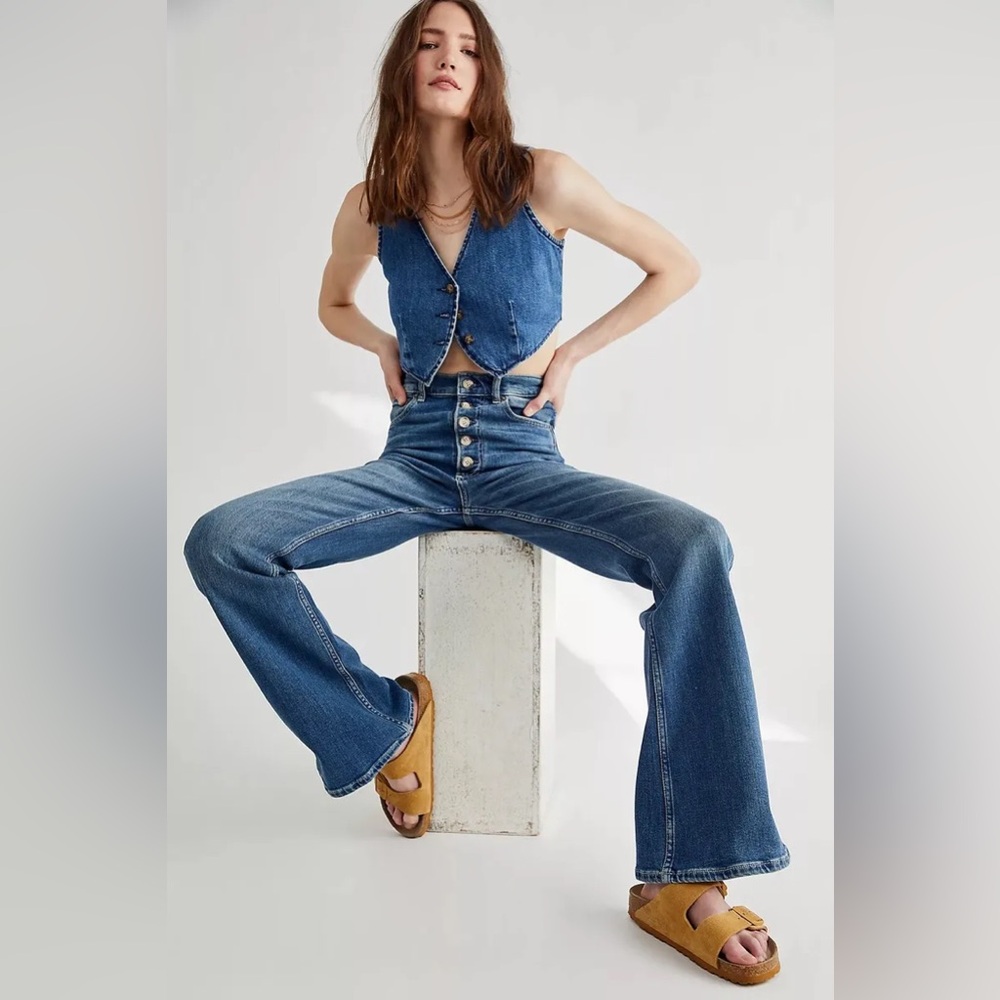 Free People Boyish The Ricky Flared High Waisted Button Fly Jeans in Size 26